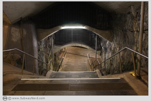 På vei ned til Spor 1. Foto: SN.