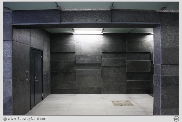 Et av utgangspartiene på Ensjø T-banestasjon på Spor 2. Foto: SN.