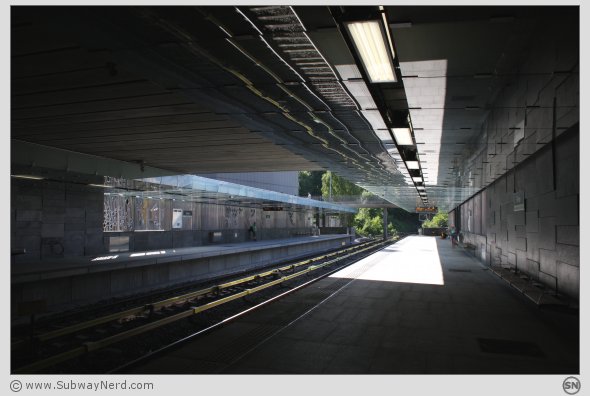 Ensjø T-banesstasjon sett fra Spor 2 mot Tøyen. Foto: SN.