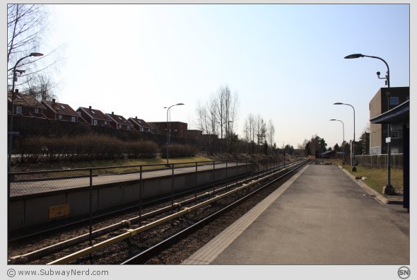 Mot endedelen på Spor 2. Haugerud T-banestasjon. Foto: SN.