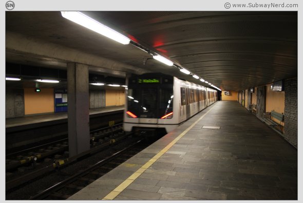 T-banen kjører videre fra Spor 2. Vestover. Foto: SN.