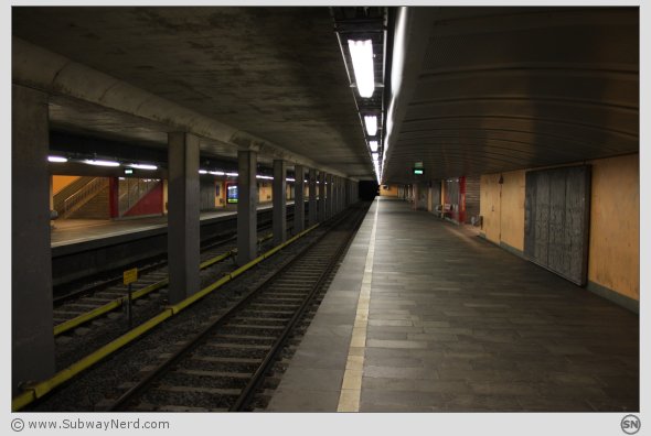 Lindeberg T-banestasjon sett fra Spor 2. I bilderetning mot Trosterud. Foto: SN.