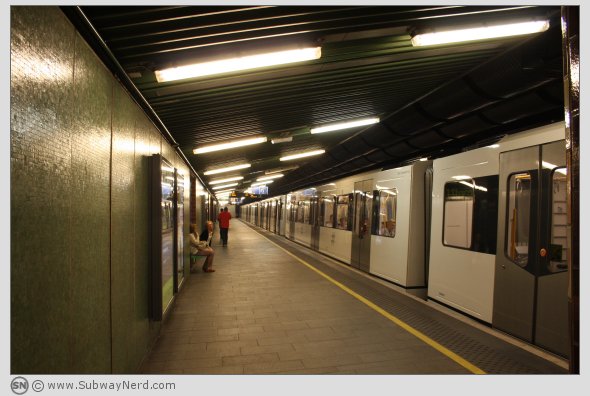 Linje 3 er klar til avgang, Fra Spor 2. Foto: SN.