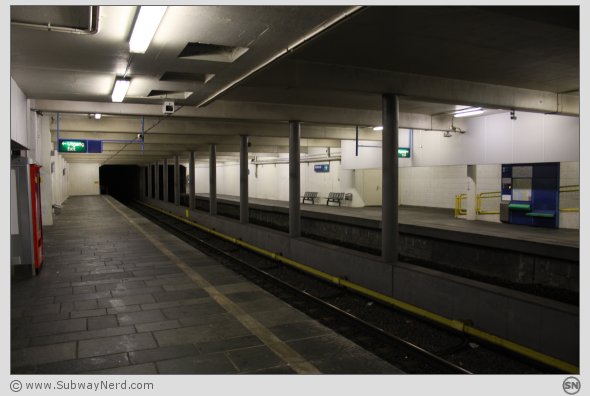 Trosterud T-banestasjon, sett fra midstykket av Spor 2. I bilderetning mot Lindeberg. Foto: SN.