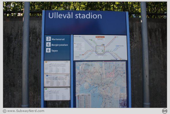 T-baneboardet på Ullevål Stadion T-banestasjon. Spor 1. Foto: SN.