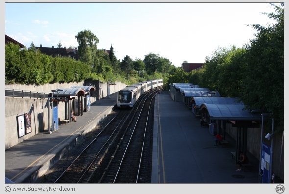 Nok en T-bane ankommer Spor 2. Foto: SN.