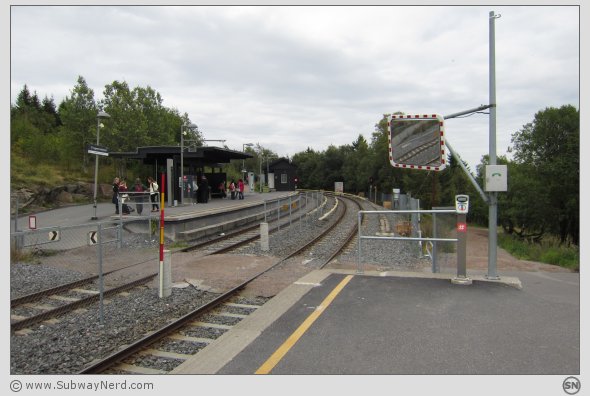 Ved det nordlige endepunktet på Spor 1. Her møtes sporene ved planovergang. Foto: SN.
