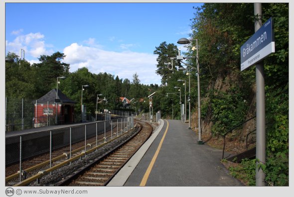 Gråkammen T-banestasjon sett fra Spor 1 opp mot Gulleråsen. Foto: SN.
