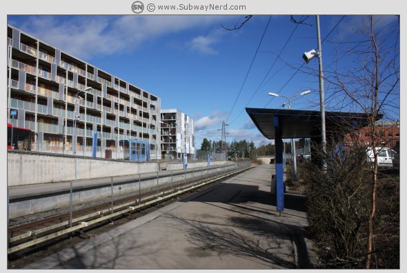 Fra midtpartiet på Skullerud T-banestasjon. Spor 2. I billedretning vestover. Foto: SN.