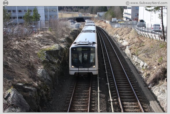Linje 3. På sin vei mot Storo. Foto: SN.