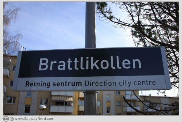 Skiltingen levner ingen tvil om hvilket spor dette er. Foto: SN.