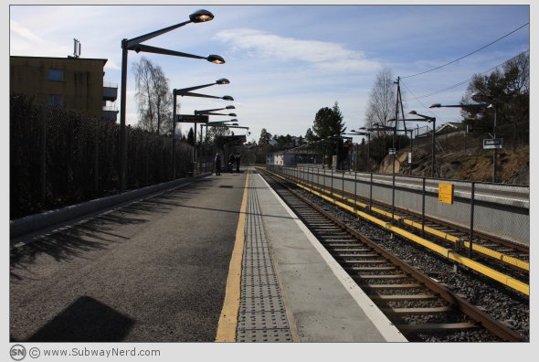 Helt ved enden i vest på Spor 2. I "streetview" mot sør-øst. Foto: SN.