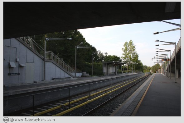 Manglerud T-banestasjon sett fra tunneldelen på Spor 2. I billedretning mot Høyenhall. Foto: SN.