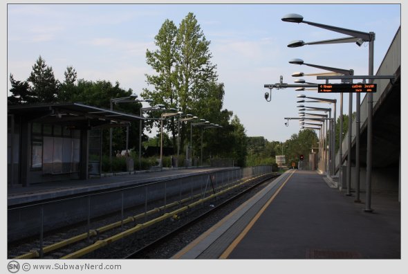 Ved midtdelen på Spor 2. Manglerud T-banestasjon. I retning vestover. Foto: SN.