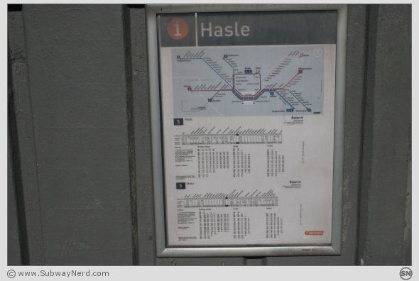 Litt av rutetidene. De kunne og burde være i større og mer format enn dette. Foto: SN.