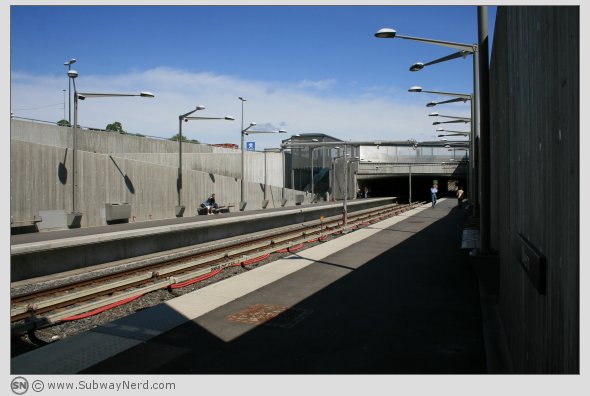 Litt mer av stasjonsmiljløet. Sett fra Spor 1 og nordover. Foto: SN.