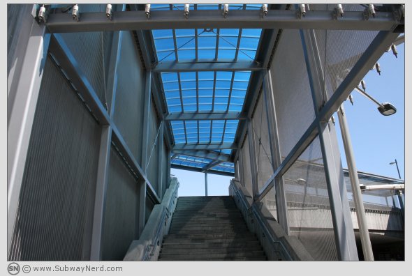 Fra ett av to adkomsttårn i nordgående retning. Fra Spor 2 og opp til gateplan. Foto: SN.