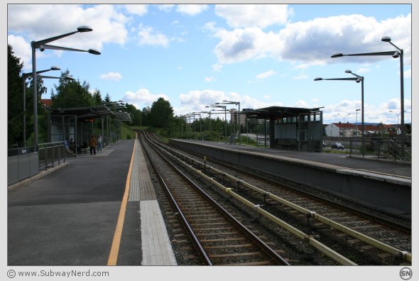 Rødtvet T-banestasjon. Sett fra Spor 2 i bilderetning mot Kalbakken. Foto: SN.