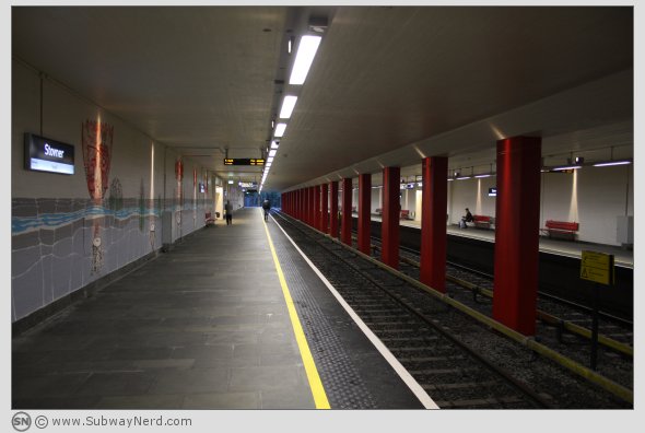 Stovner T-banestasjon sett fra Spor 1. I bilderetning mot Rommen. Foto: SN.