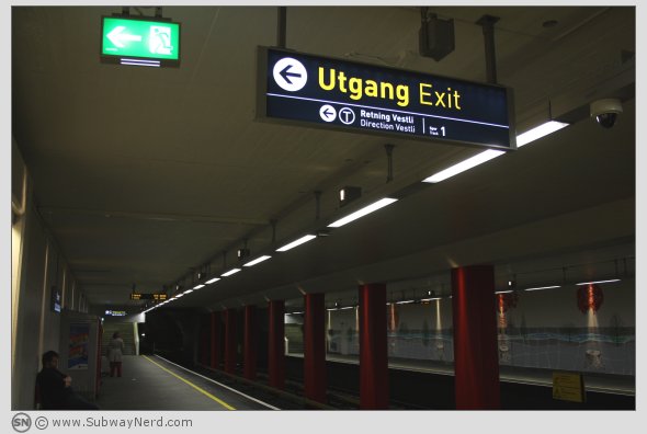 Stovner T-banestasjon sett fra adkomstpunkt ved Spor 2. I bilderetning mot Vestli. Foto: SN.