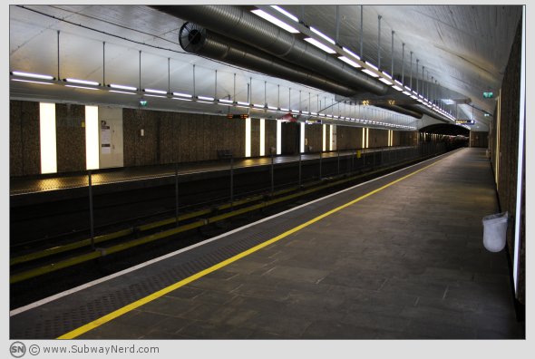 Litt mer av Vestli T-banestasjon fra Spor 1. Mot bygrensen. Dit og ei lenger. Foto: SN.