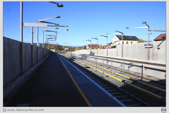 Litt mer av endestykket på Spor 1 mot Spor 2. I vestlig retning. Foto: SN.