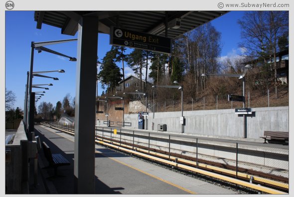 Sett fra leskuret på Spor 1. Mot Ullernåsen. Foto: SN.