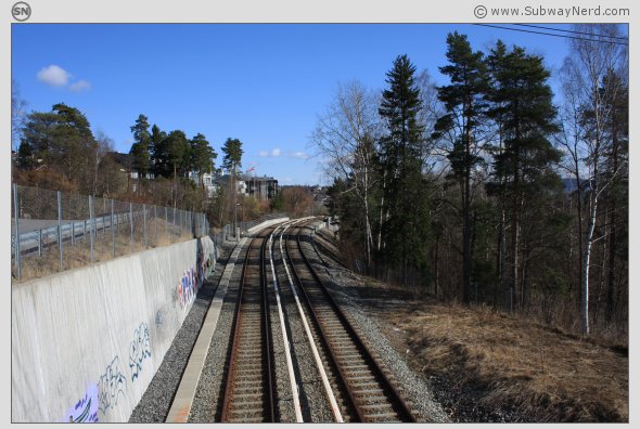 Skinnegangen fra Montebello T-banestasjon. I østgående retning. Foto: SN.
