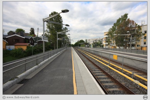 Spor 1 sett fra sør-østlig endedel. I billedretning mot Ryen. Foto: SN.