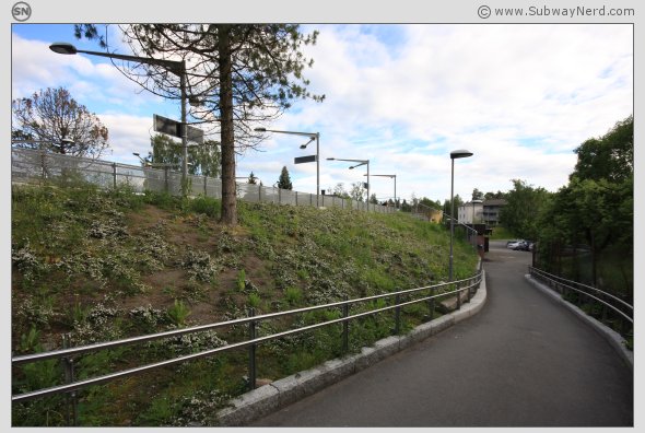 Adkomst til og fra Spor 1. Foto: SN.