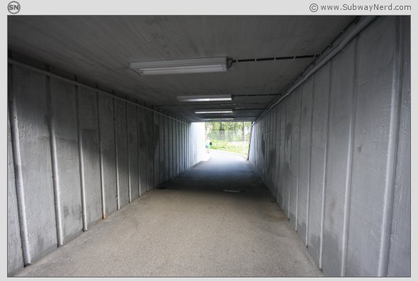 En liten gangtunnel på veien til Spor 2. Foto: SN.
