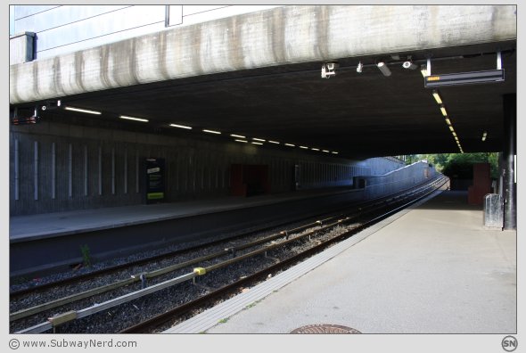 Mot tunneldelen og øst. Fra Spor 1 mot 2. Foto: SN.