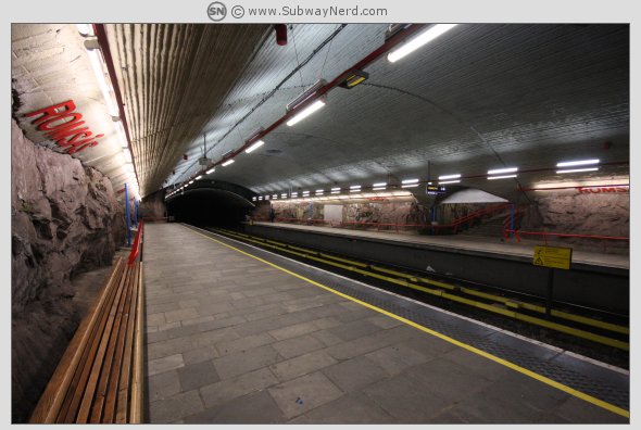 Mot endestykket på Spor 2. I nordøstlig retning. Fra skrå. Foto: SN.