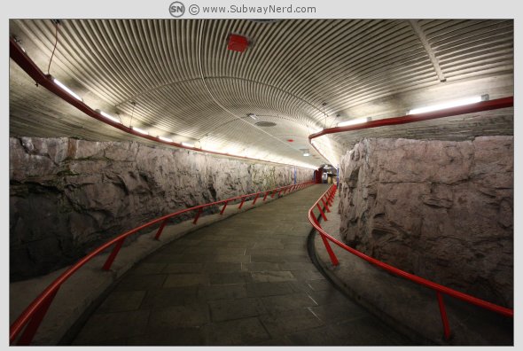 En annen vei opp til servicepunktet på stasjonen. Foto: SN.