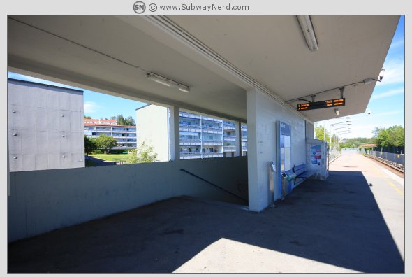 Et noe annerledes leskur. Stilig? Ja. Men det bør pusses opp. Foto: SN.